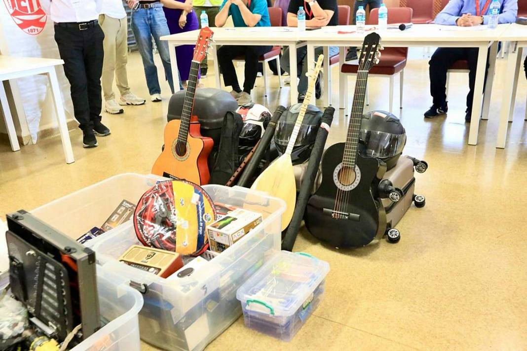 Otobüste unutulan binlerce eşya müzayedeyle satıldı: Listede drone ve matkap bile var 4